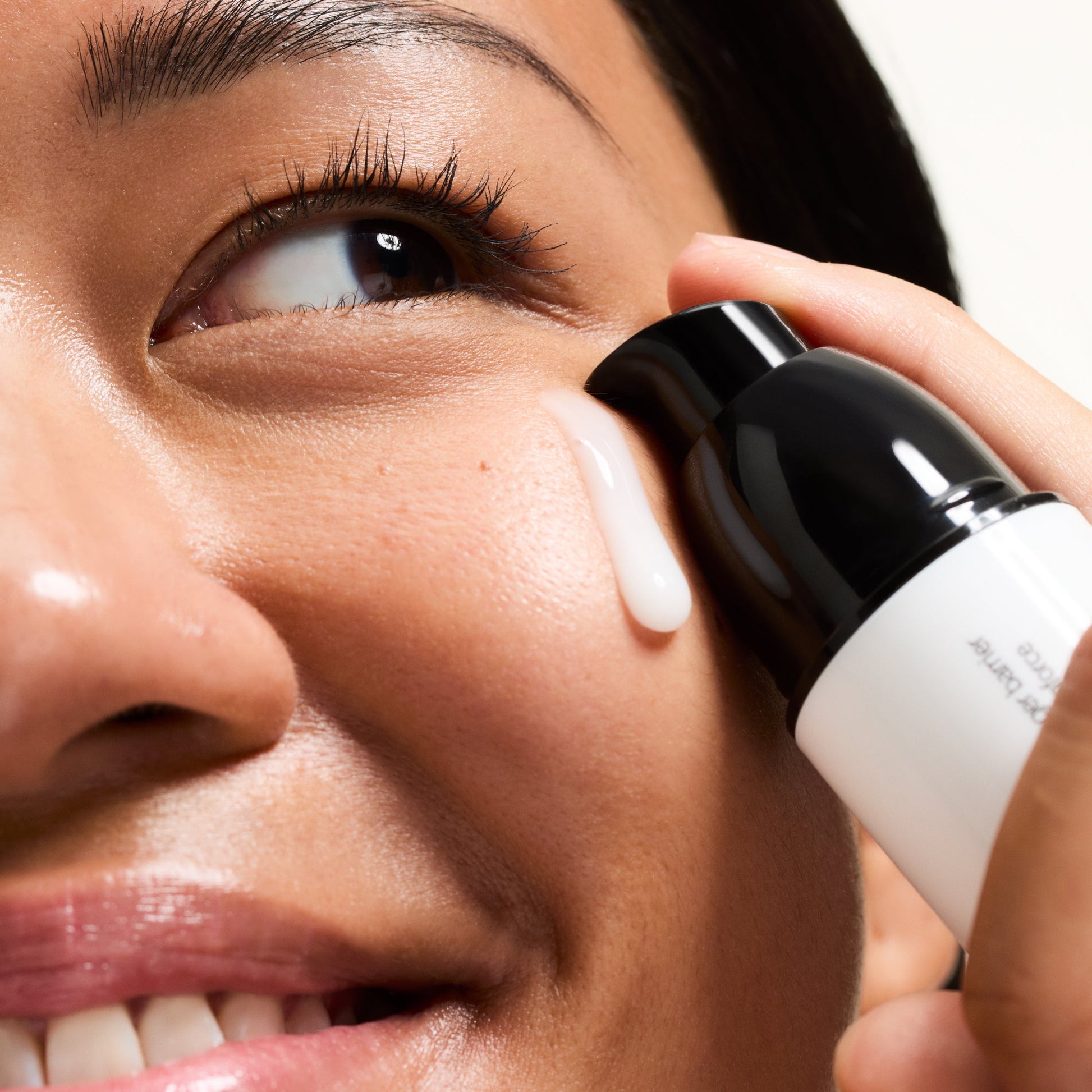 ectoin-hydro-barrier-serum-l7 Ectoin-Globals_Texture-bottle.jpg