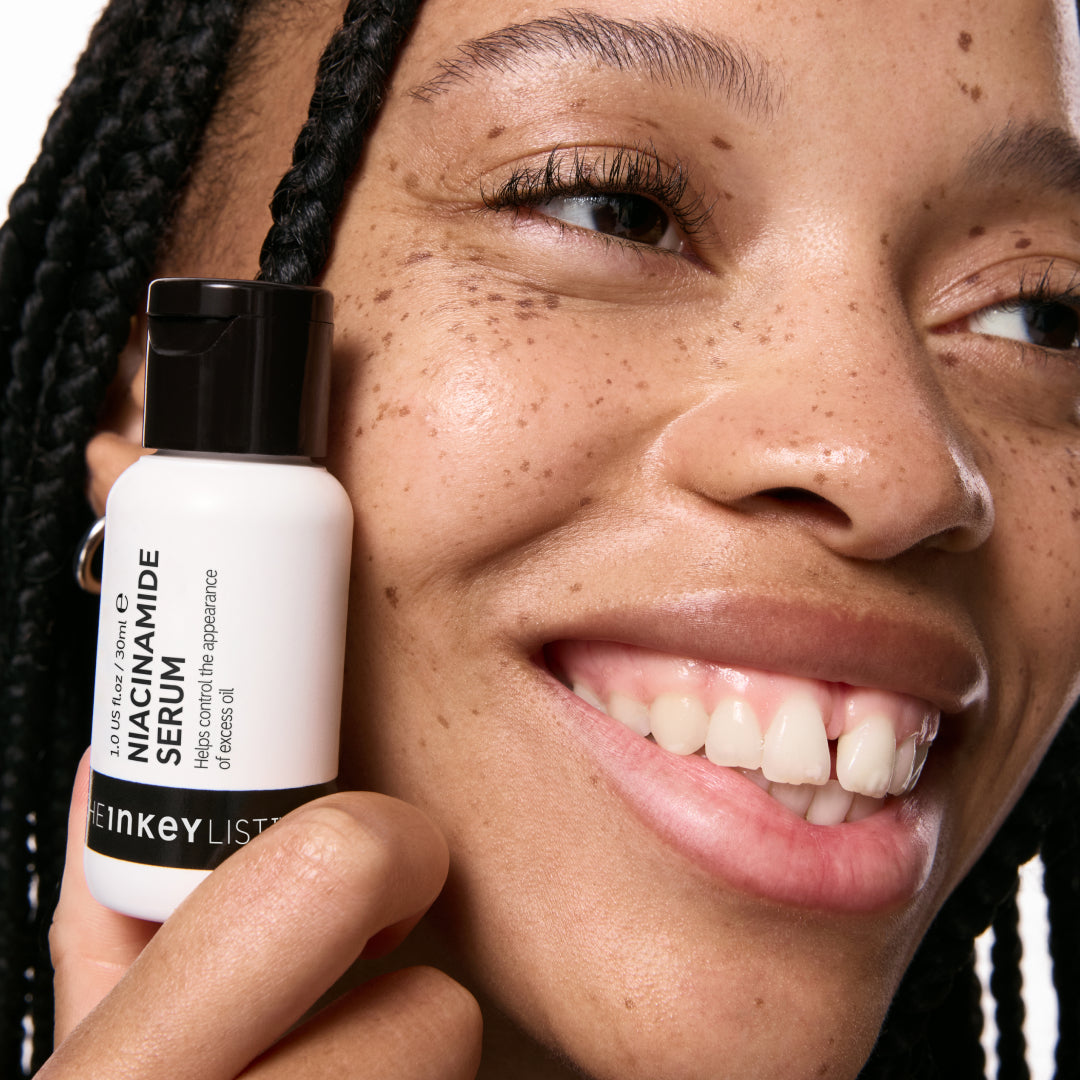 10-niacinamide-serum-f7 Model01_d6be0920-41bd-4df2-8281-5a1face2e177.jpg