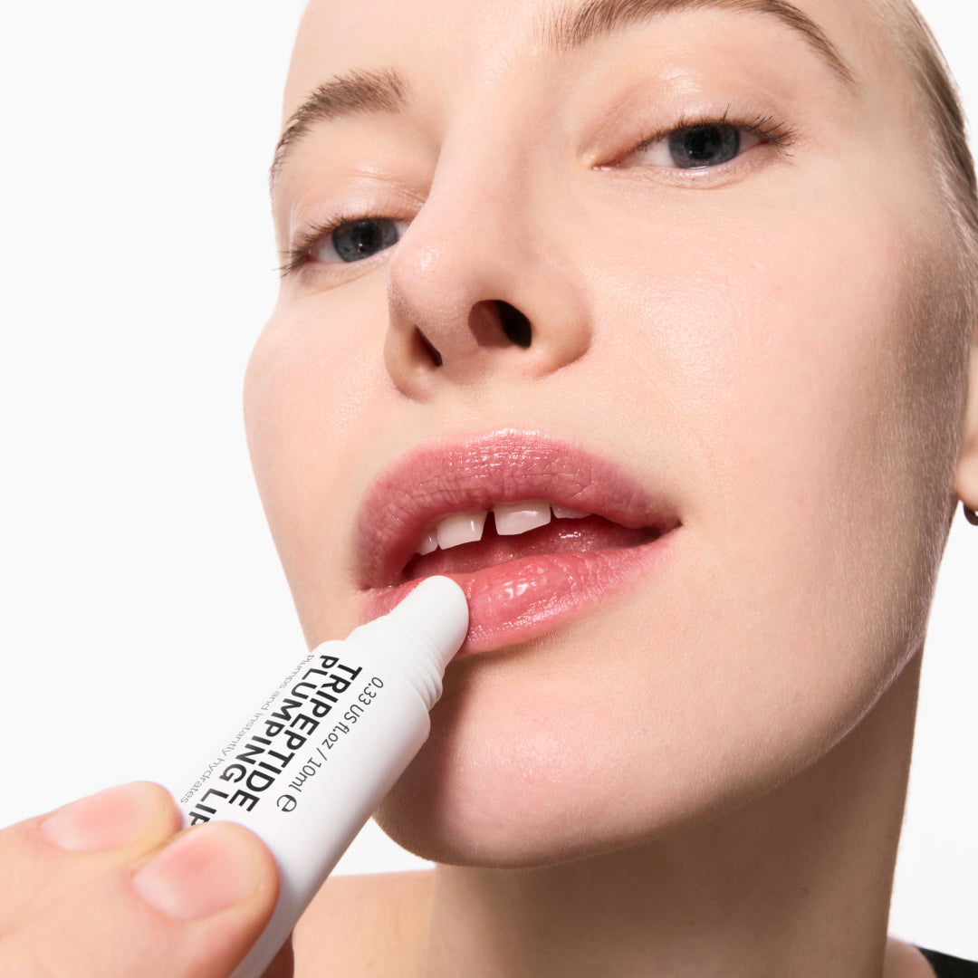 tripeptide-plumping-lip-balm-n6 Model01_270e8b98-a2ed-4742-b111-d25555f44100.jpg