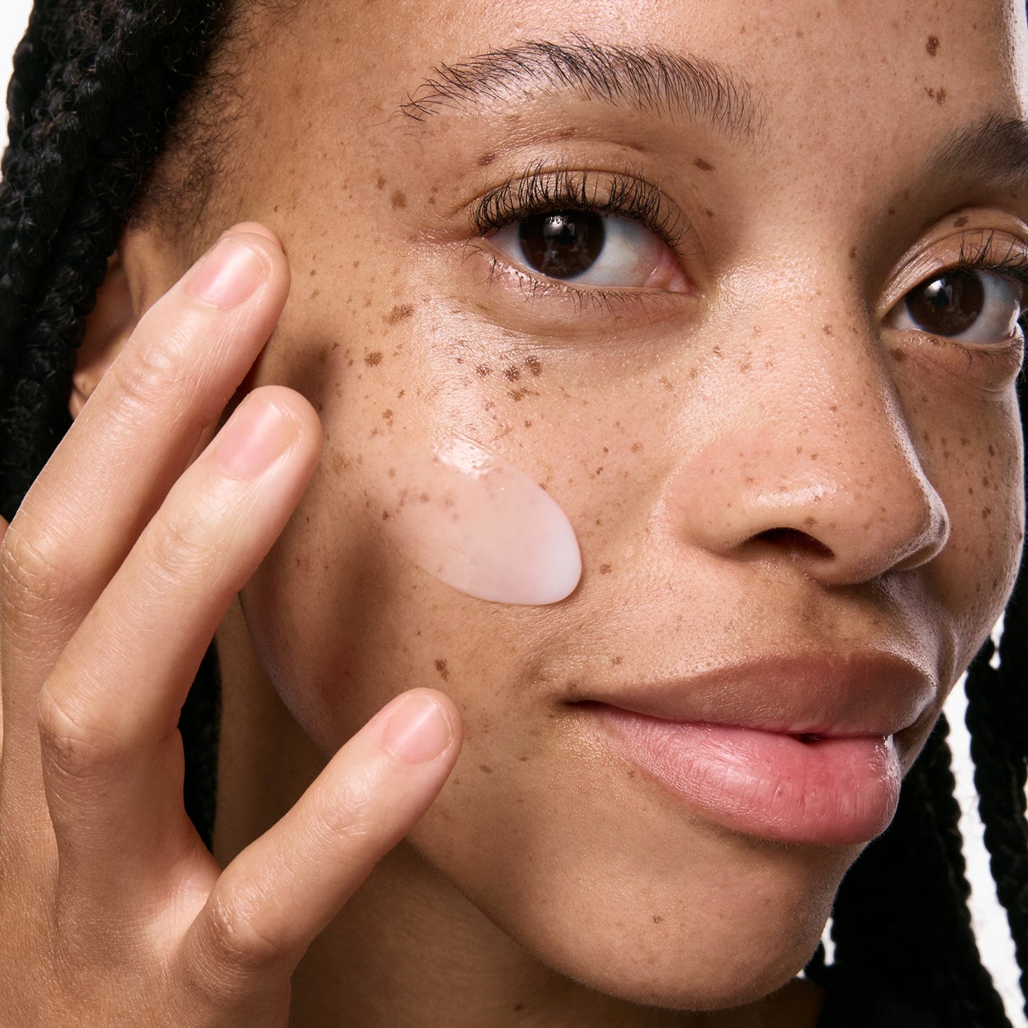 vitamin-b-c-and-e-moisturizer-t4 VitBC_E_ModelGoopMacro_2000x2000_bc64d363-139d-4699-88a9-2e0b1942763a.jpg
